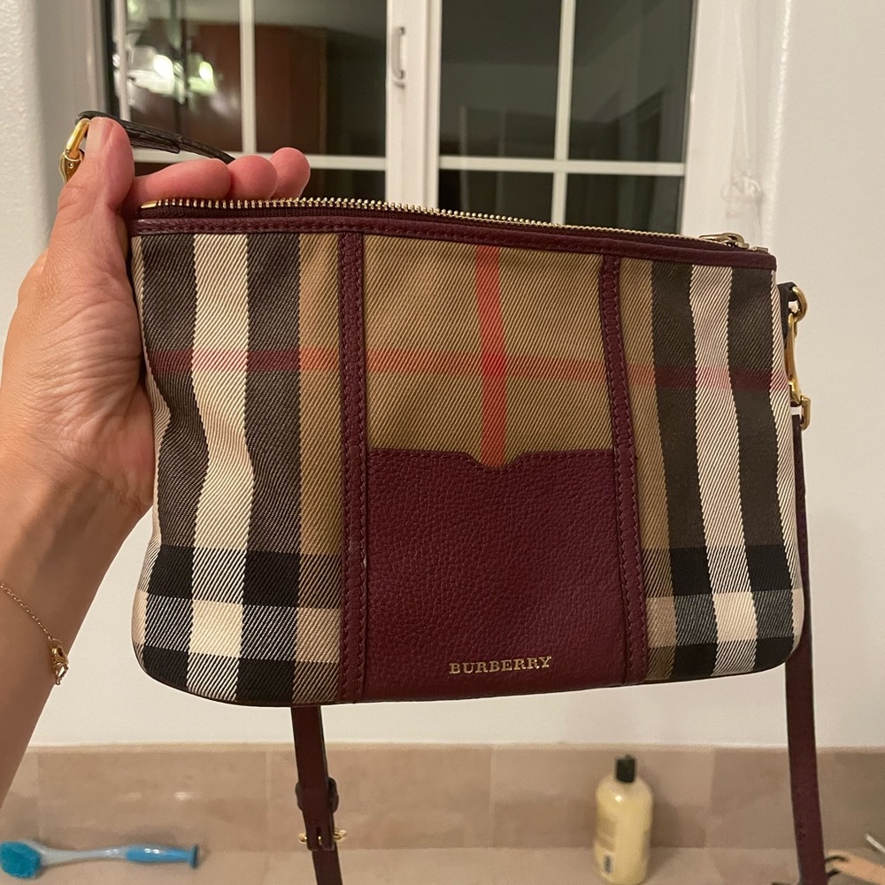 Good condition Burberry crossbody bag